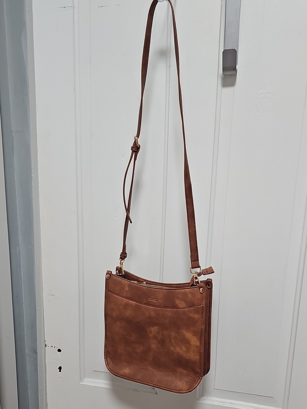 Cluci Brown Leather Crossbody Bag - Stylish Everyday Carry